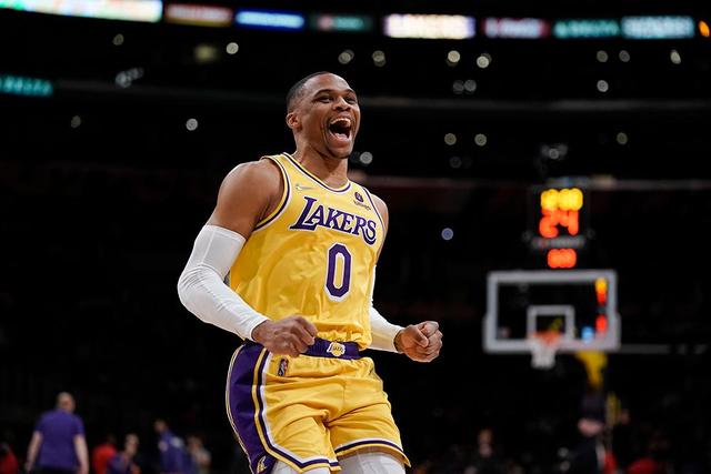 东契奇再三双独行侠胜活塞 KD45分太阳负绿军